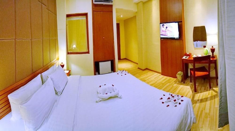 Oway Grand Hotel Mandalay Exterior photo