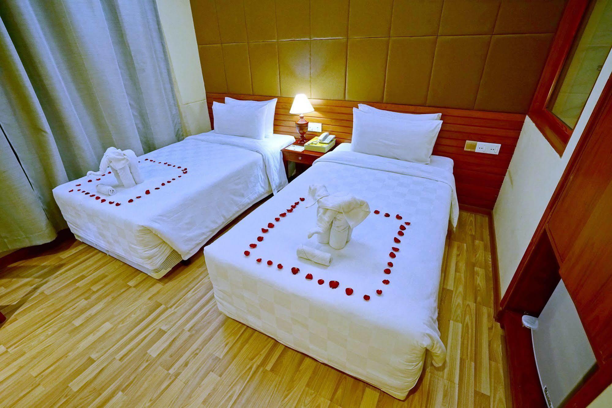 Oway Grand Hotel Mandalay Exterior photo